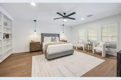 10111 Cedar Creek Drive, Houston, TX 77042 - Photo 27