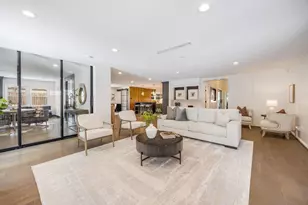 10111 Cedar Creek Dr, Houston, TX 77042 - Photo 11