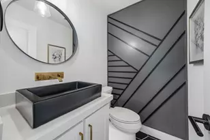 10111 Cedar Creek Dr, Houston, TX 77042 - Photo 9