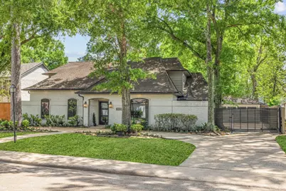 10111 Cedar Creek Drive, Houston, TX 77042 - Photo 43