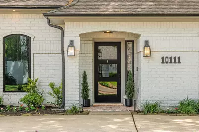 10111 Cedar Creek Drive, Houston, TX 77042 - Photo 3