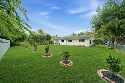 1845 Westcrest Drive, Houston, TX 77055 - Photo 17