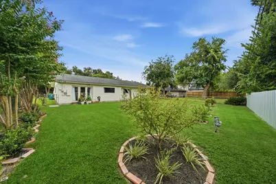 1845 Westcrest Drive, Houston, TX 77055 - Photo 19