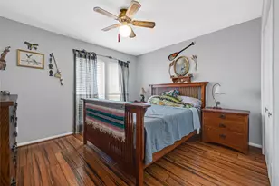 772 Marlin St, Hitchcock, TX 77563 - Photo 9