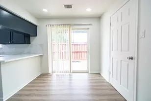9107 Belle Glen Dr, Houston, TX 77099 - Photo 11