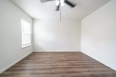 9107 Belle Glen Drive, Houston, TX 77099 - Photo 17
