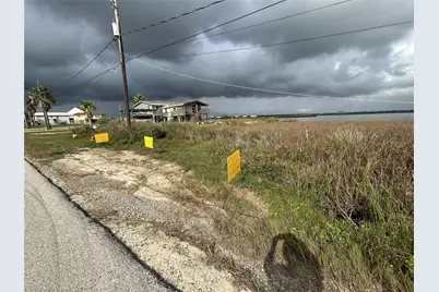 4418 Swan Street, Hitchcock, TX 77563 - Photo 3