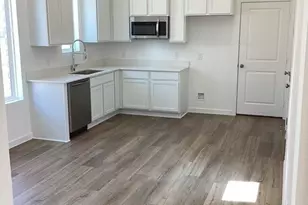 9203 Long Fin Dr, Baytown, TX 77521 - Photo 5