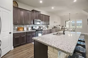 4610 Pineloch Bayou Dr, Baytown, TX 77523 - Photo 11