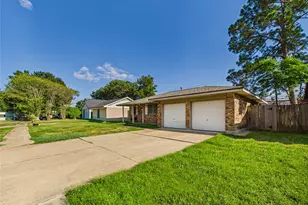 858 Shawnee St, Houston, TX 77034 - Photo 3
