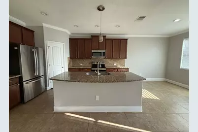 2527 Middleground, San Antonio, TX 78245 - Photo 5