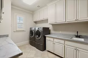 1010 Nantucket Dr, Houston, TX 77057 - Photo 39