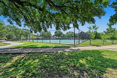 3311 Longfield Circle, Houston, TX 77063 - Photo 31