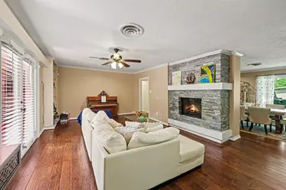 3311 Longfield Circle, Houston, TX 77063 - Photo 13