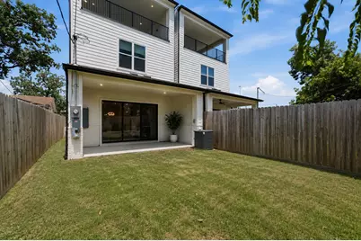 110 E 28th Street, Houston, TX 77008 - Photo 3