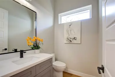 110 E 28th Street, Houston, TX 77008 - Photo 27