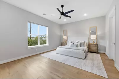 110 E 28th Street, Houston, TX 77008 - Photo 9
