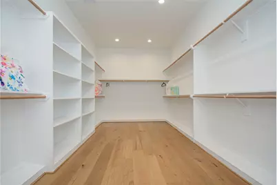 110 E 28th Street, Houston, TX 77008 - Photo 17