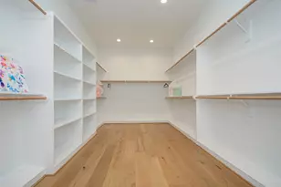110 E 28th St, Houston, TX 77008 - Photo 17