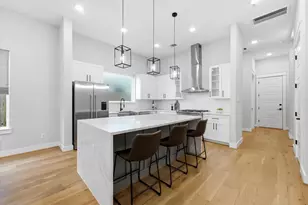 110 E 28th St, Houston, TX 77008 - Photo 5