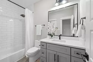 110 E 28th St, Houston, TX 77008 - Photo 29