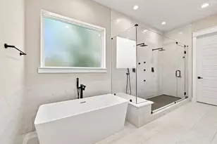 110 E 28th St, Houston, TX 77008 - Photo 15