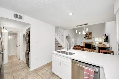 2510 Grants Lake Boulevard #23, Sugar Land, TX 77479 - Photo 9