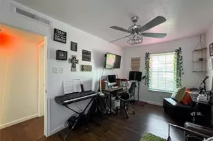 5218 Milwee St, Houston, TX 77092 - Photo 19