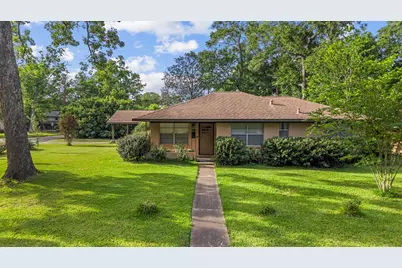 101 S Delmont Drive E, Conroe, TX 77301 - Photo 1