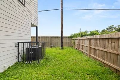 8534 Woodlyn Road, Houston, TX 77028 - Photo 3