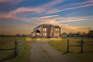 8503 Center St, Hitchcock, TX 77563 - Photo 1