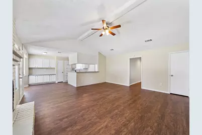 7962 Southmeadow Drive, Houston, TX 77071 - Photo 5