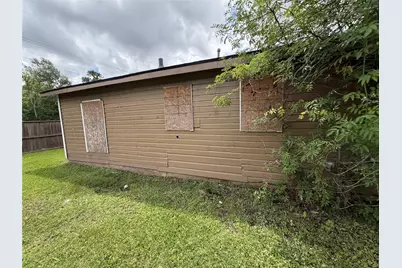 2110 Leight Street, Beaumont, TX 77703 - Photo 3