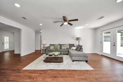 5823 McKnight Street, Houston, TX 77035 - Photo 15