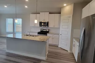 10307 Hermann Trace, Texas City, TX 77591 - Photo 5