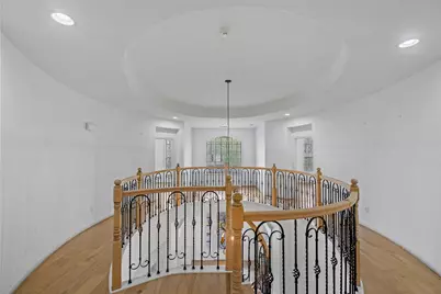 98 E Beckonvale Circle, The Woodlands, TX 77382 - Photo 5