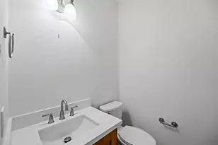 98 E Beckonvale Cir, The Woodlands, TX 77382 - Photo 19