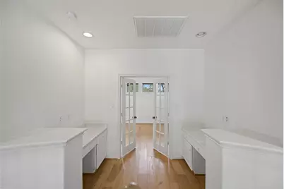 98 E Beckonvale Circle, The Woodlands, TX 77382 - Photo 35