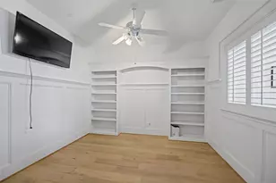 98 E Beckonvale Cir, The Woodlands, TX 77382 - Photo 7