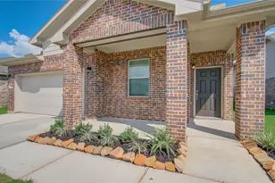 8414 Beacon Bay Cir, Baytown, TX 77523 - Photo 1