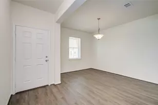 8414 Beacon Bay Cir, Baytown, TX 77523 - Photo 3