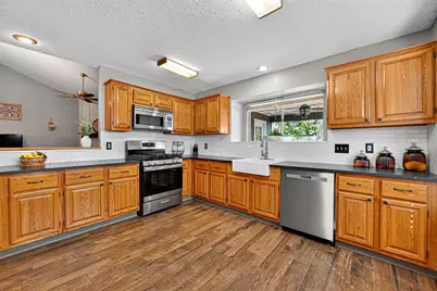 930 Holly Hall Drive, Richmond, TX 77406 - Photo 7