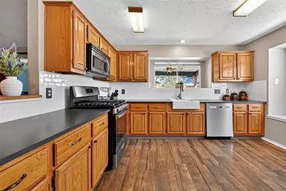 930 Holly Hall Drive, Richmond, TX 77406 - Photo 9