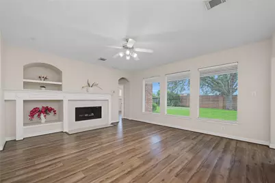 5807 Bayberry Way, Sugar Land, TX 77479 - Photo 17
