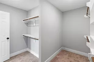 9934 Lanewell St, Houston, TX 77029 - Photo 11