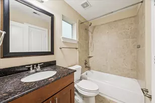 1033 W 23rd St, Houston, TX 77008 - Photo 5