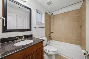 1033 W 23rd St, Houston, TX 77008 - Photo 7