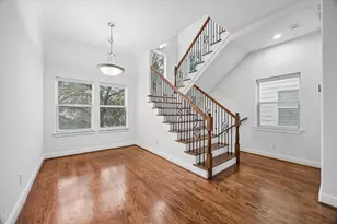 1033 W 23rd St, Houston, TX 77008 - Photo 9