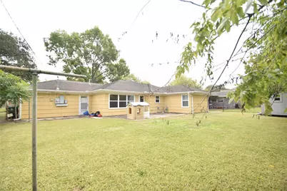 8434 Bluegate Street, Houston, TX 77025 - Photo 17