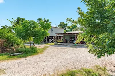 445 Creekside Drive, Holiday Lakes, TX 77515 - Photo 3